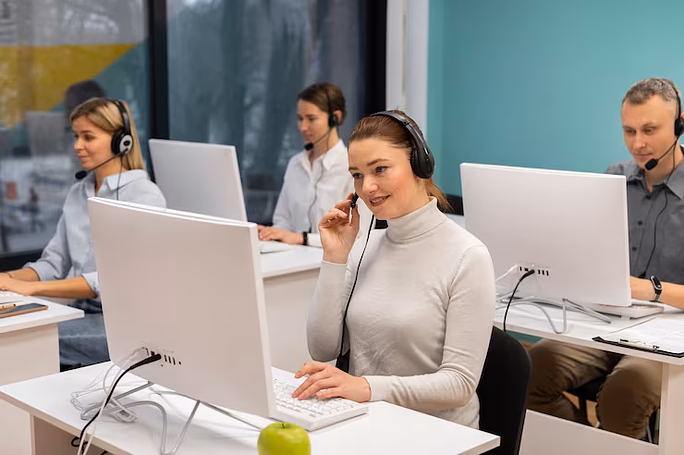 How Does Cloud Call Center Software Revolutionize Customer Experience and Efficiency
