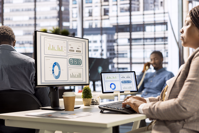 How customer service software helps businesses automate support and improve response times