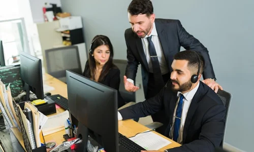 Inbound vs. Outbound Call Center Software: Key Differences and Benefits